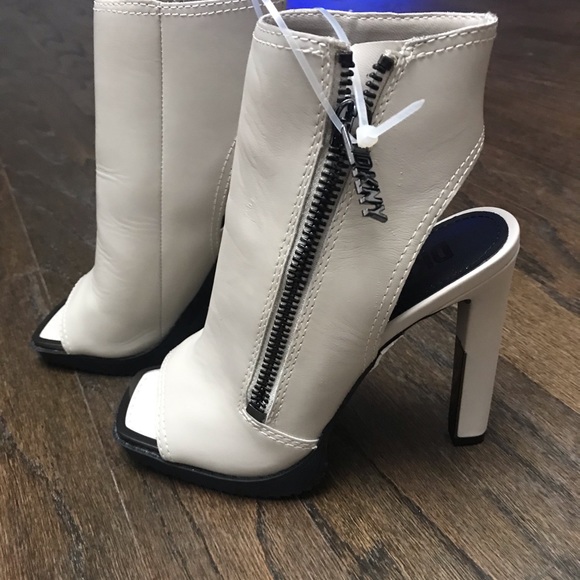 DKNY WOMEN MALIA SQUARE TOE ZIP SHOES. NEVER WORN . CLASSY & STYLISH, SIZE 11 - Picture 1 of 9